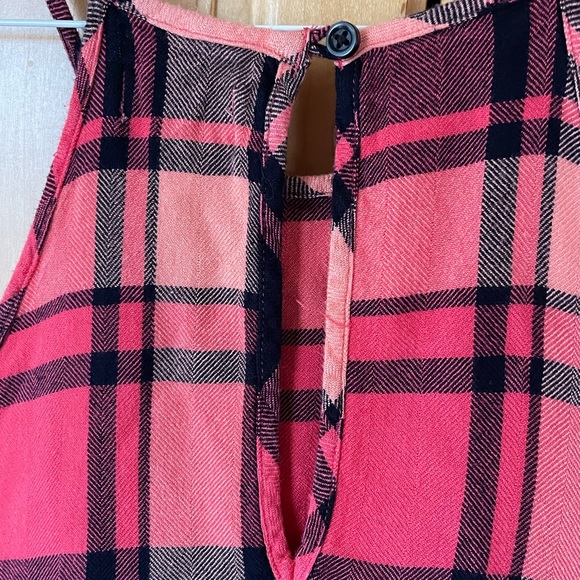 Spring/summer dress with shades of pink and black flannel print. Size Large - Picture 4 of 7